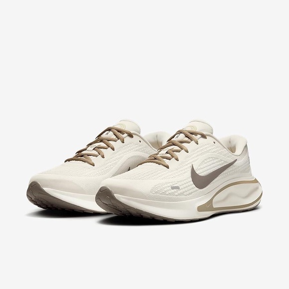 Nike Journey Run Men's Running Shoes FN0228-002 Size 10.5 US Ivory Green No Box